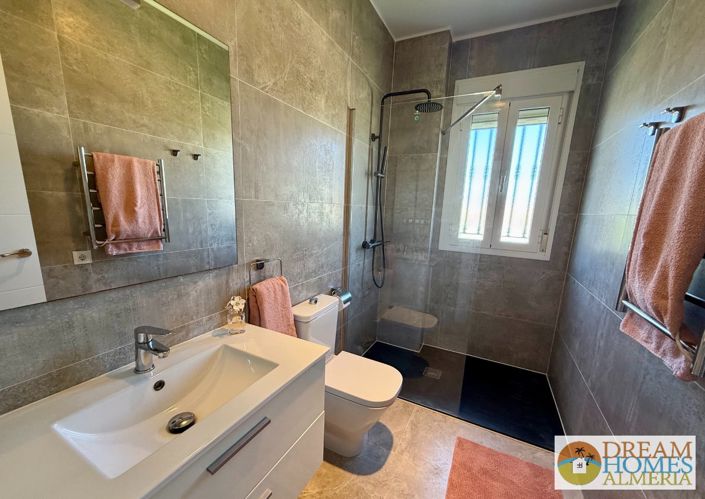 Image No.24-3 Bed Villa for sale