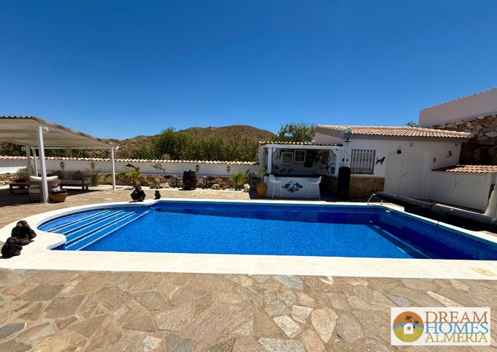 Image No.7-3 Bed Villa for sale