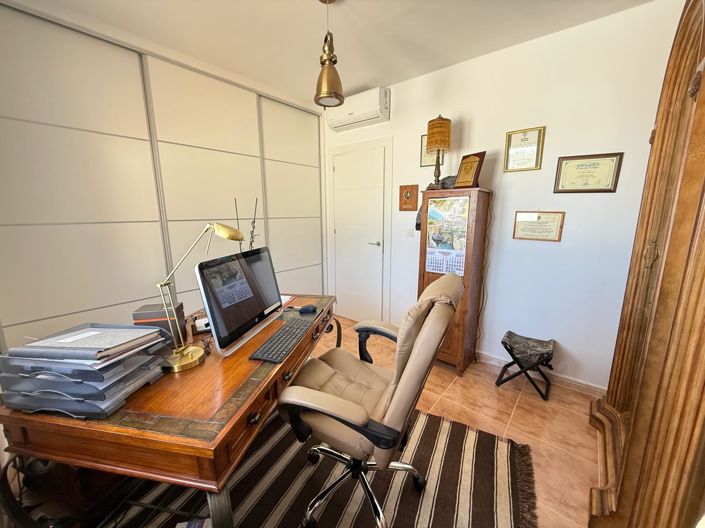 Image No.20-3 Bed Villa for sale