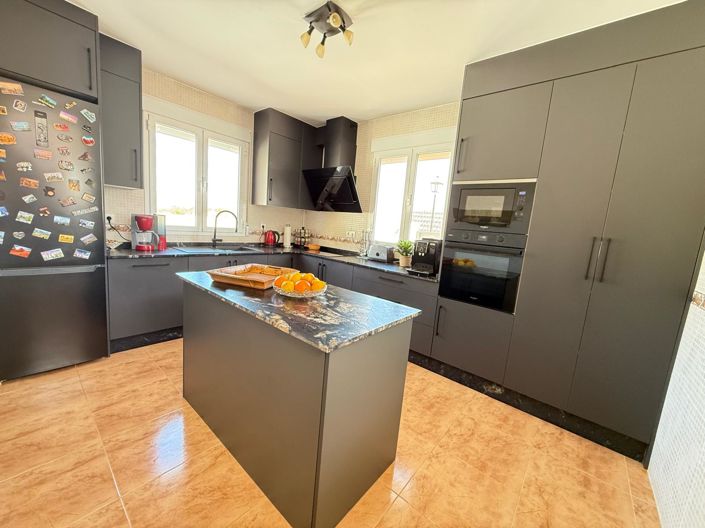 Image No.3-3 Bed Villa for sale