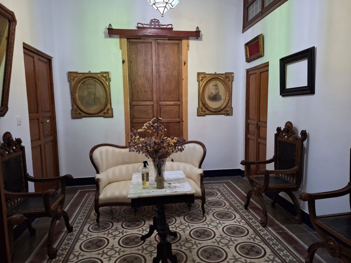 Image No.14-5 Bed Townhouse for sale