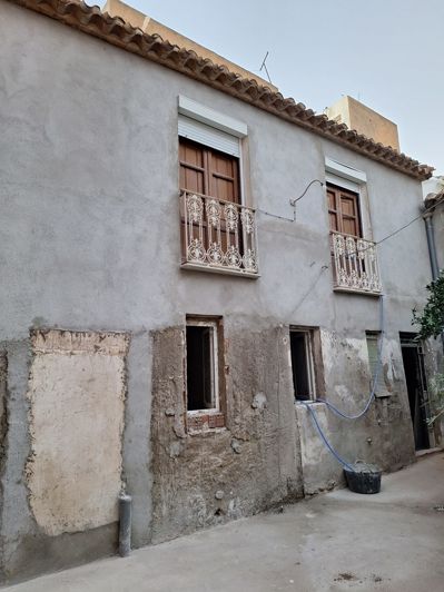 Image No.21-5 Bed Townhouse for sale