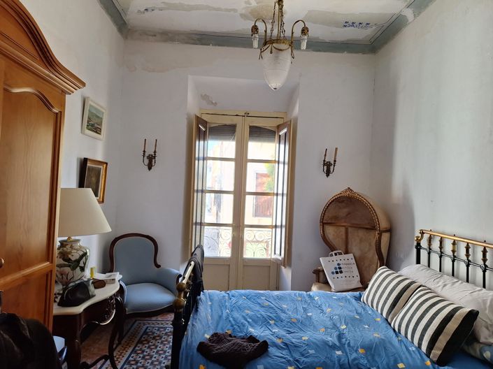 Image No.8-5 Bed Townhouse for sale