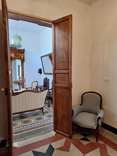 Image No.9-5 Bed Townhouse for sale
