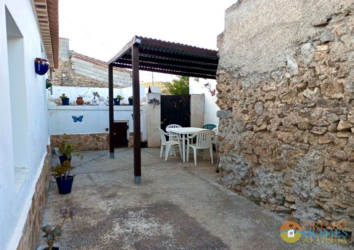 Image No.16-2 Bed Townhouse for sale