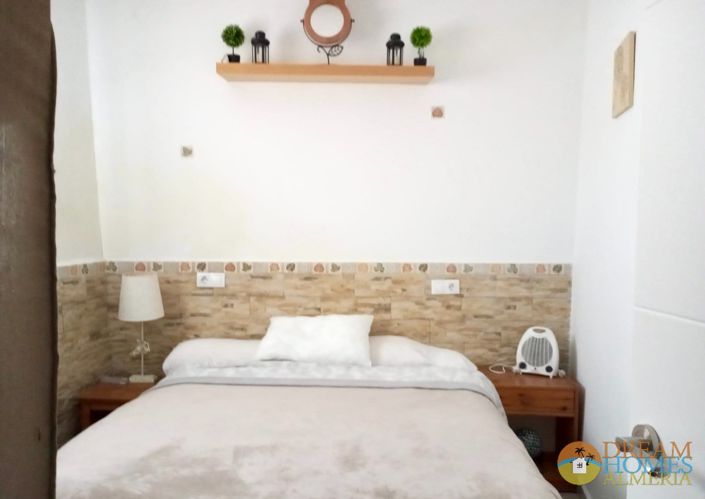 Image No.9-2 Bed Townhouse for sale