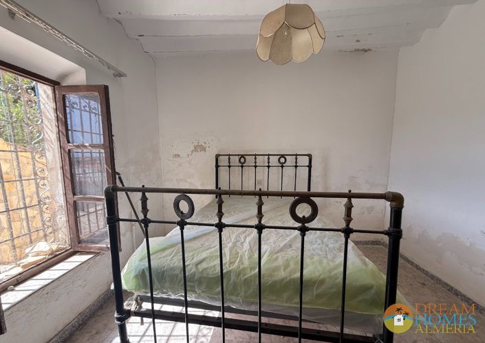 Image No.6-7 Bed Cottage for sale