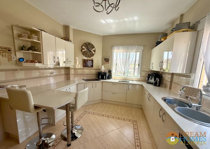 Image No.8-3 Bed Villa for sale