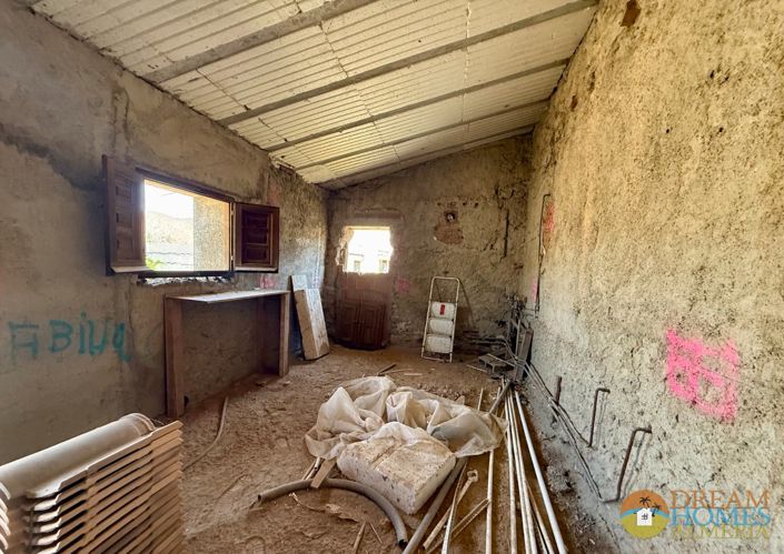 Image No.10-5 Bed Country House for sale