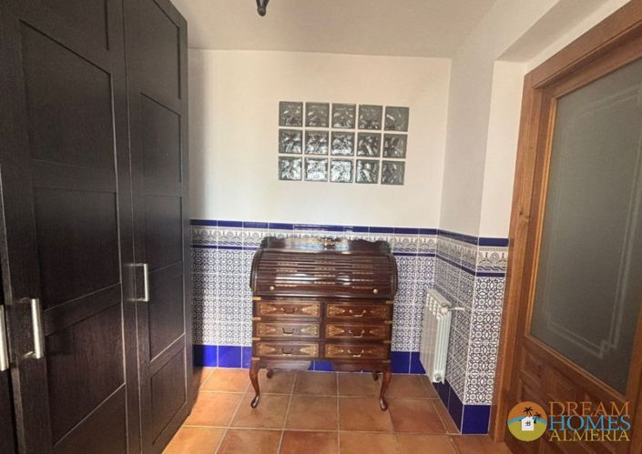 Image No.21-6 Bed Villa / Detached for sale