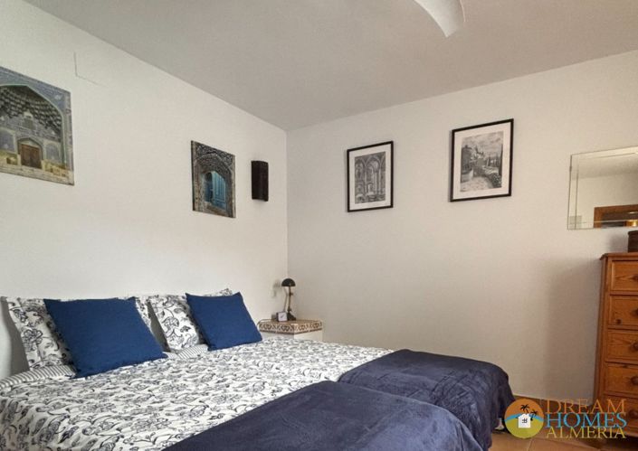 Image No.23-6 Bed Villa / Detached for sale