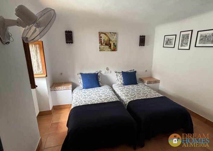 Image No.24-6 Bed Villa / Detached for sale