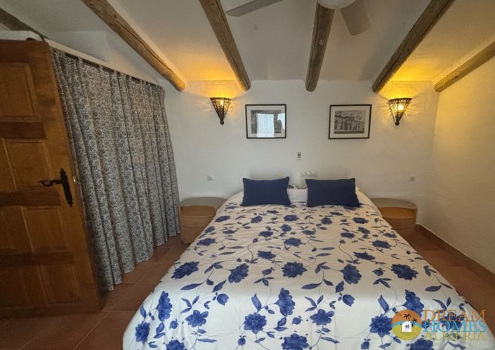 Image No.27-6 Bed Villa / Detached for sale