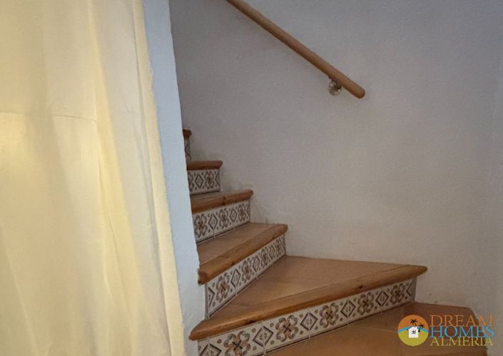 Image No.31-6 Bed Villa / Detached for sale
