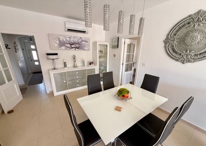 Image No.18-3 Bed Villa for sale