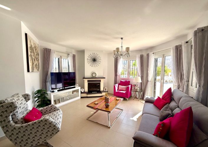 Image No.20-3 Bed Villa for sale