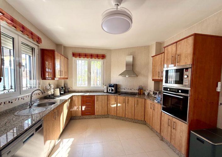Image No.24-3 Bed Villa for sale