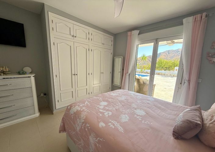 Image No.4-3 Bed Villa for sale