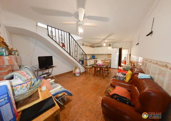 Image No.20-5 Bed Townhouse for sale