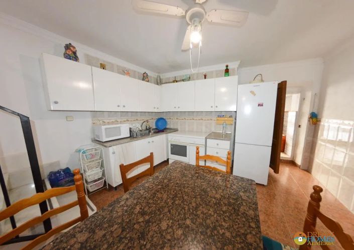 Image No.21-5 Bed Townhouse for sale