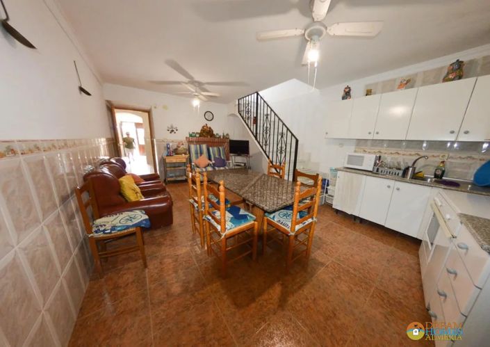 Image No.22-5 Bed Townhouse for sale