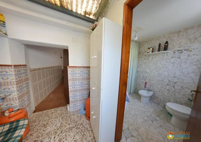 Image No.24-5 Bed Townhouse for sale