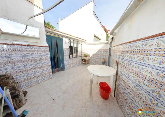 Image No.27-5 Bed Townhouse for sale