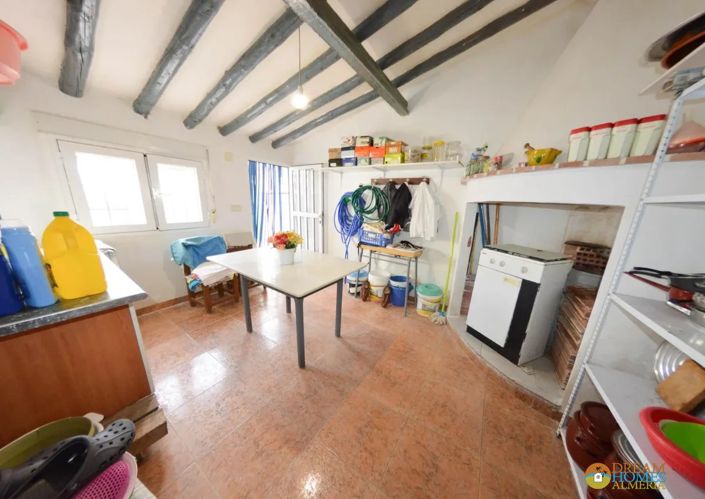 Image No.30-5 Bed Townhouse for sale