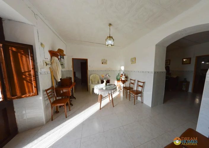 Image No.9-5 Bed Townhouse for sale