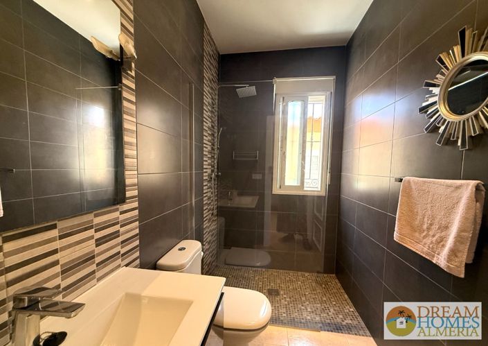 Image No.28-3 Bed Villa for sale