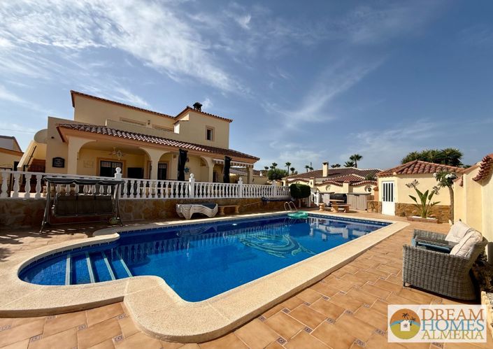 Image No.5-3 Bed Villa for sale
