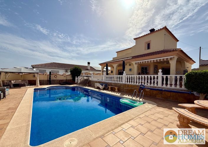 Image No.8-3 Bed Villa for sale