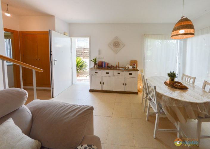 Image No.11-3 Bed Duplex for sale