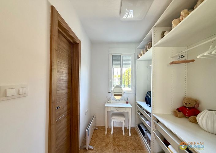 Image No.39-4 Bed Villa for sale
