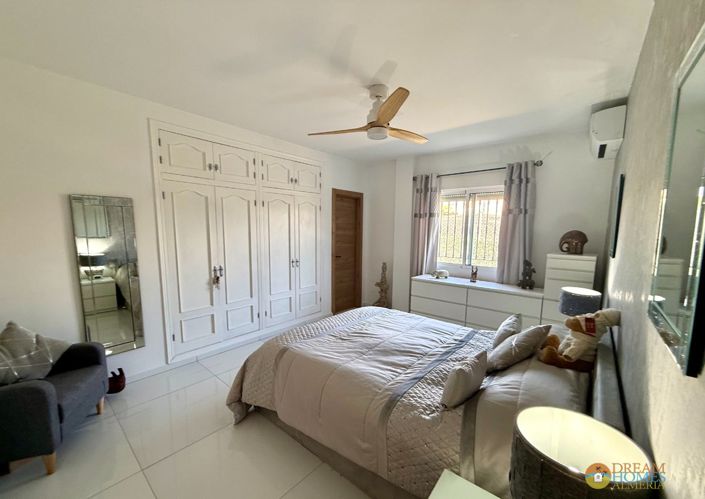 Image No.5-4 Bed Villa for sale
