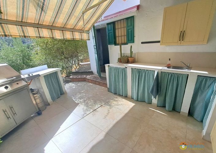 Image No.35-3 Bed Semi-Detached for sale