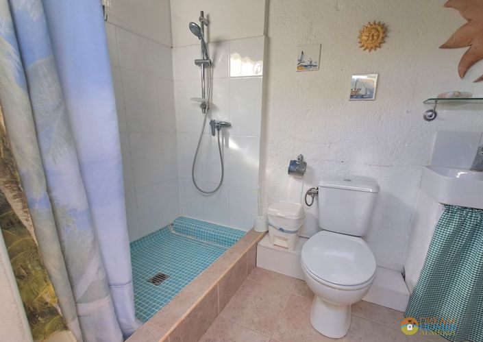 Image No.38-3 Bed Semi-Detached for sale