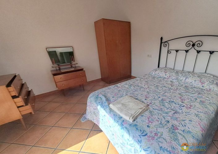 Image No.42-3 Bed Semi-Detached for sale