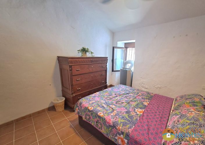 Image No.12-3 Bed Townhouse for sale
