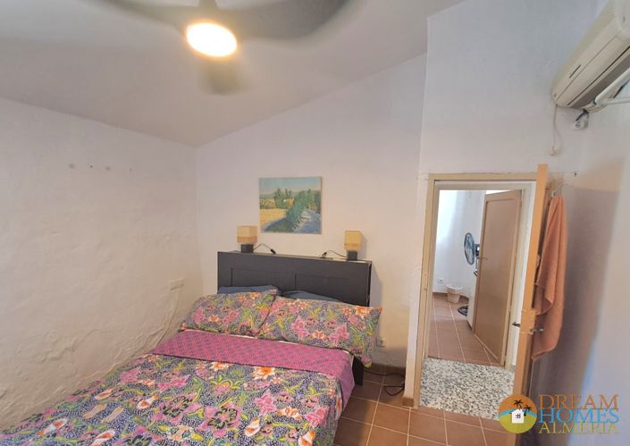Image No.14-3 Bed Townhouse for sale