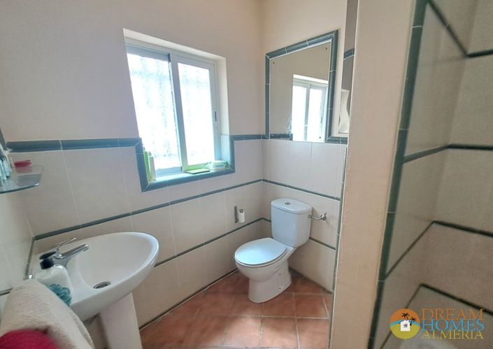 Image No.18-3 Bed Townhouse for sale