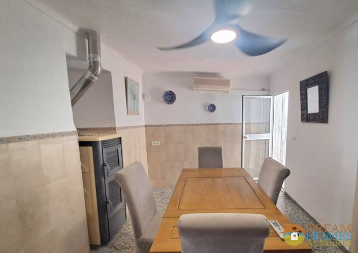Image No.7-3 Bed Townhouse for sale