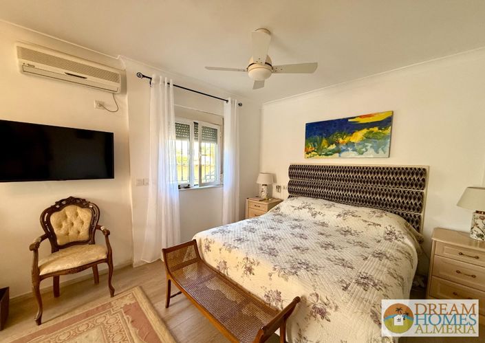 Image No.12-3 Bed Villa for sale