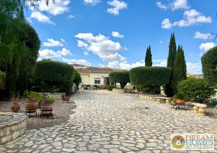 Image No.31-3 Bed Villa for sale