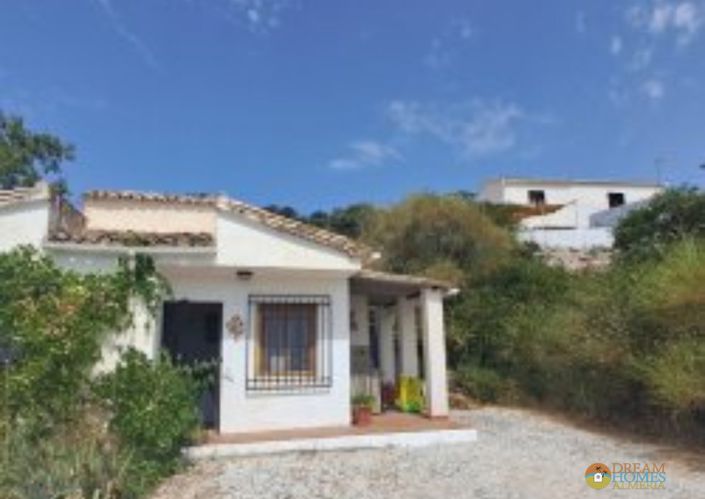 Image No.38-4 Bed Villa / Detached for sale