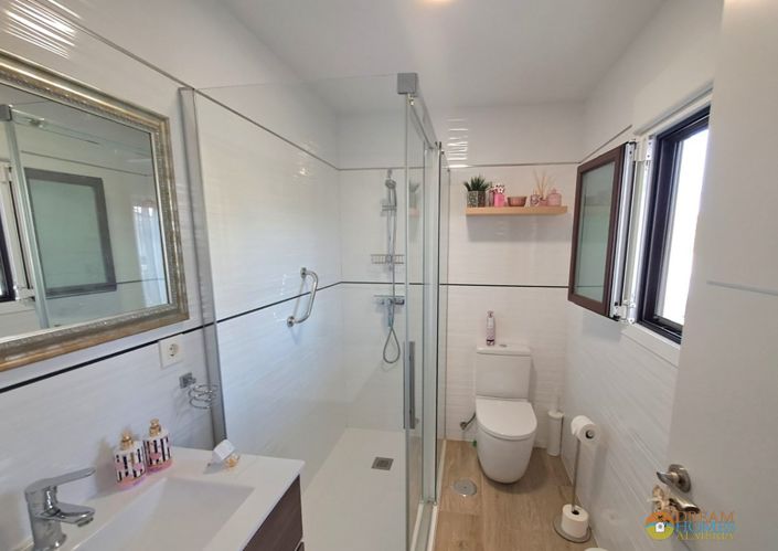 Image No.37-5 Bed Villa for sale