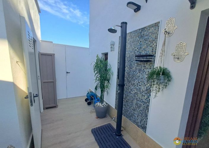 Image No.45-5 Bed Villa for sale