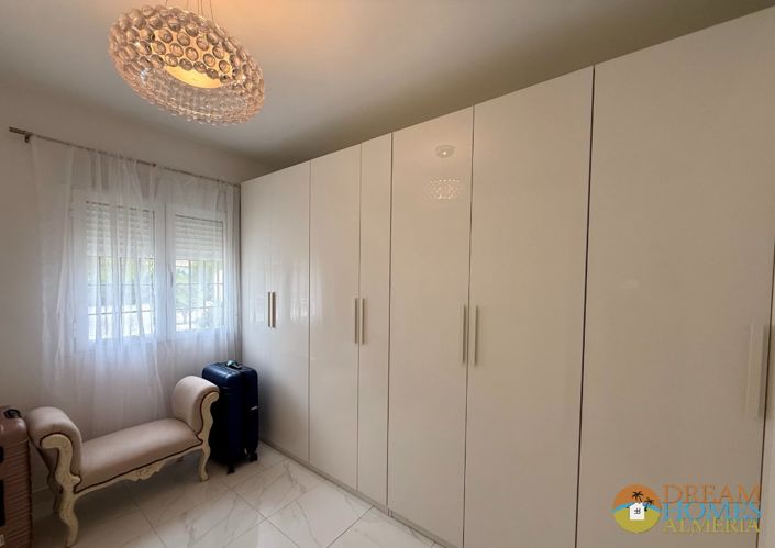 Image No.24-3 Bed Villa for sale