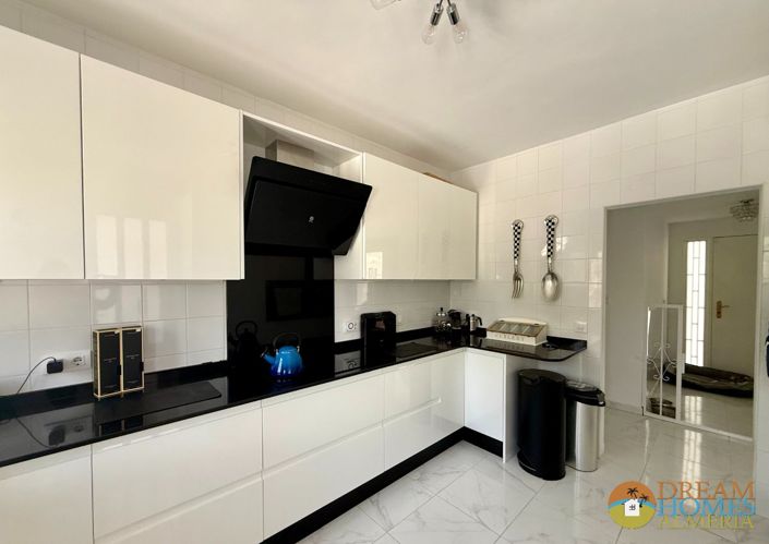 Image No.9-3 Bed Villa for sale