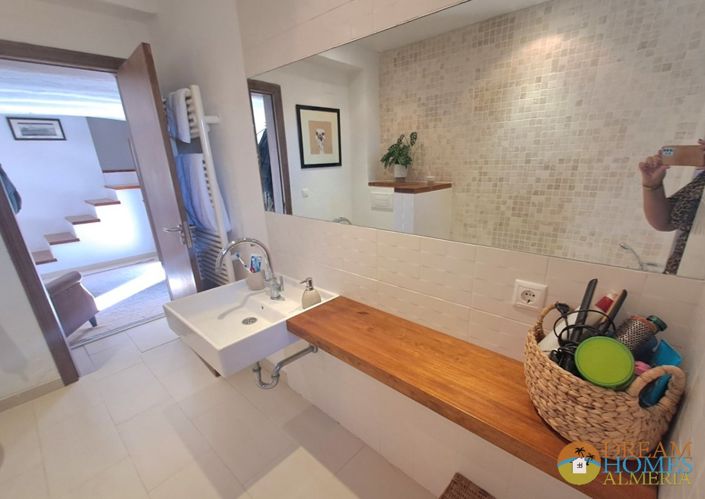 Image No.20-5 Bed Villa / Detached for sale